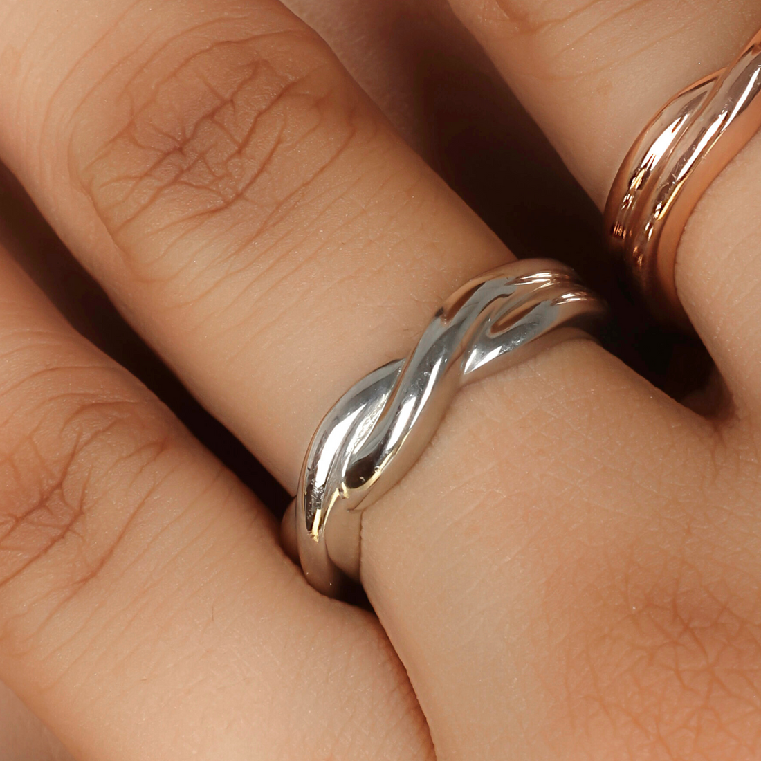 925 Sterling Silver White Gold Plated Crossover Love Knot Ring for Women – Elegant Proposal & Casual Wear Jewelry