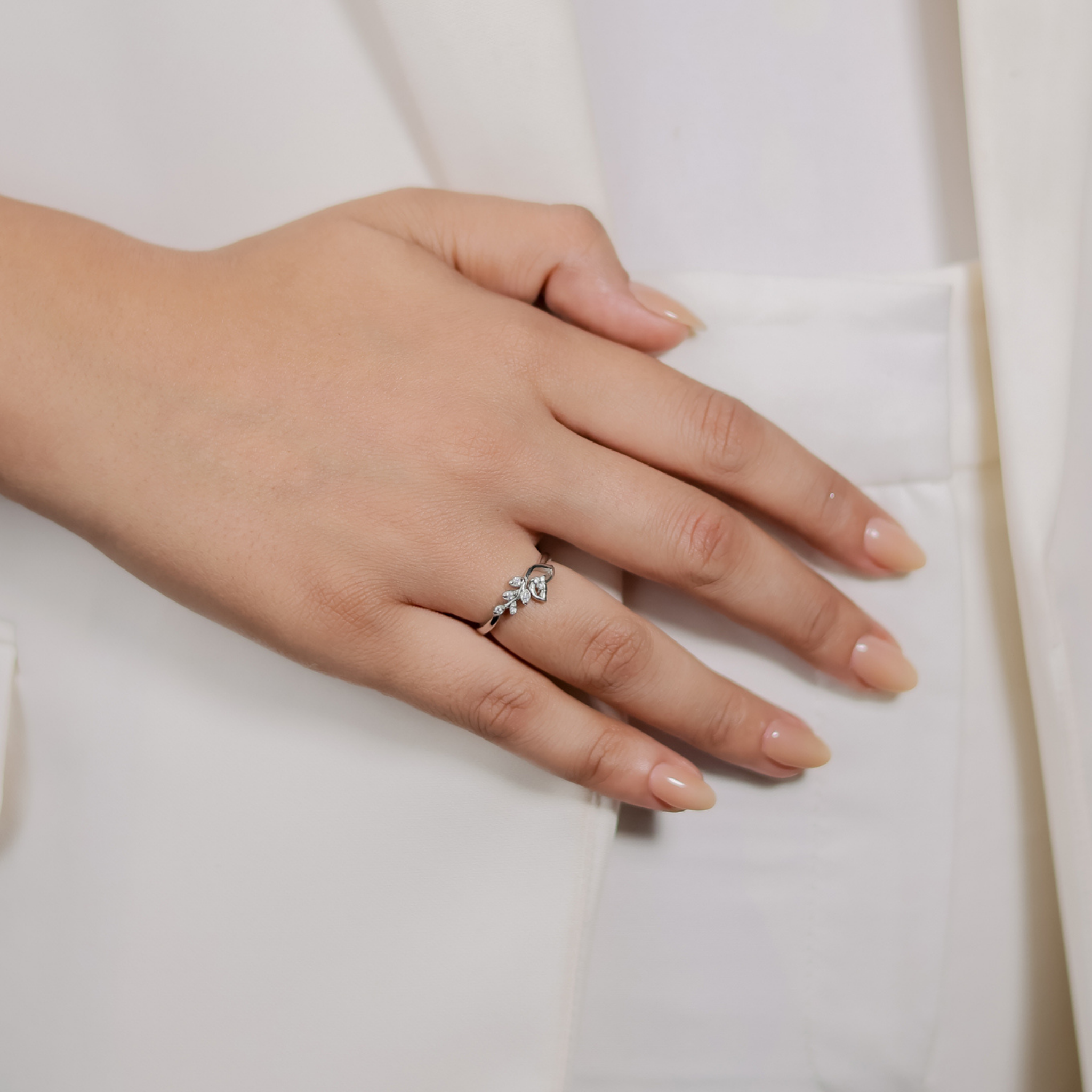 Petals and Leaves Pattern Ring – Hallmarked 925 Sterling Silver White Gold Plated | Elegant Office Wear Jewelry